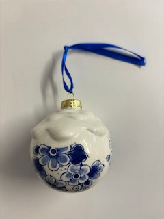 Christmas Bauble with Snow