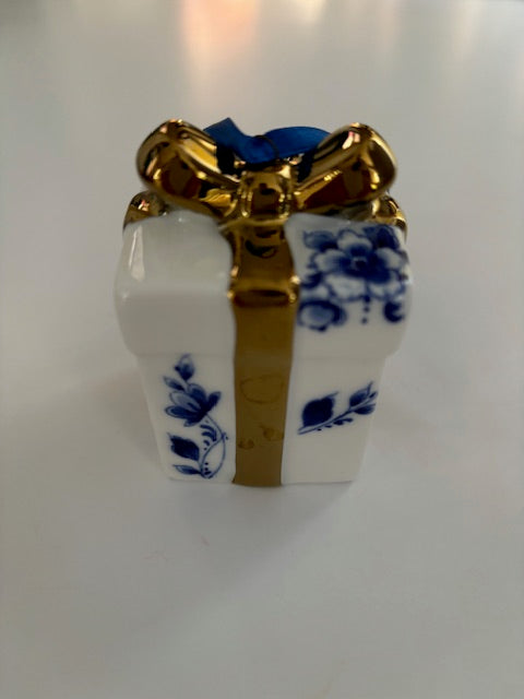 Christmas Present Gold Bow