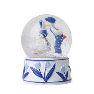 Snowglobe Kissing Couple